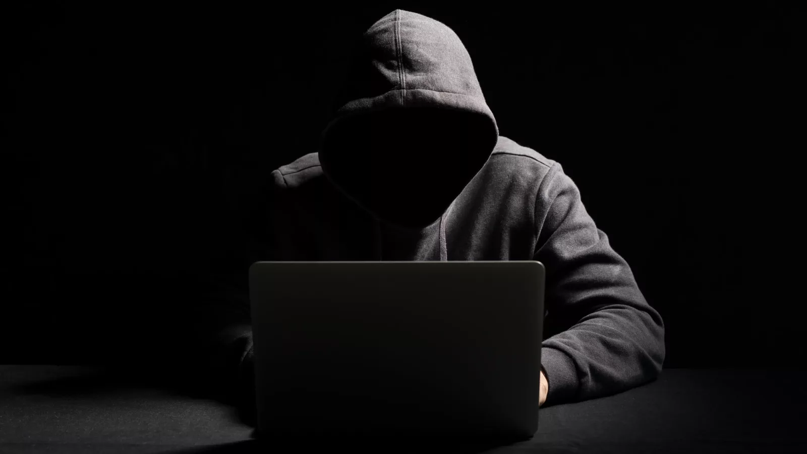 Fraudes bancaires : pourquoi les escrocs préfèrent désormais manipuler leurs victimes