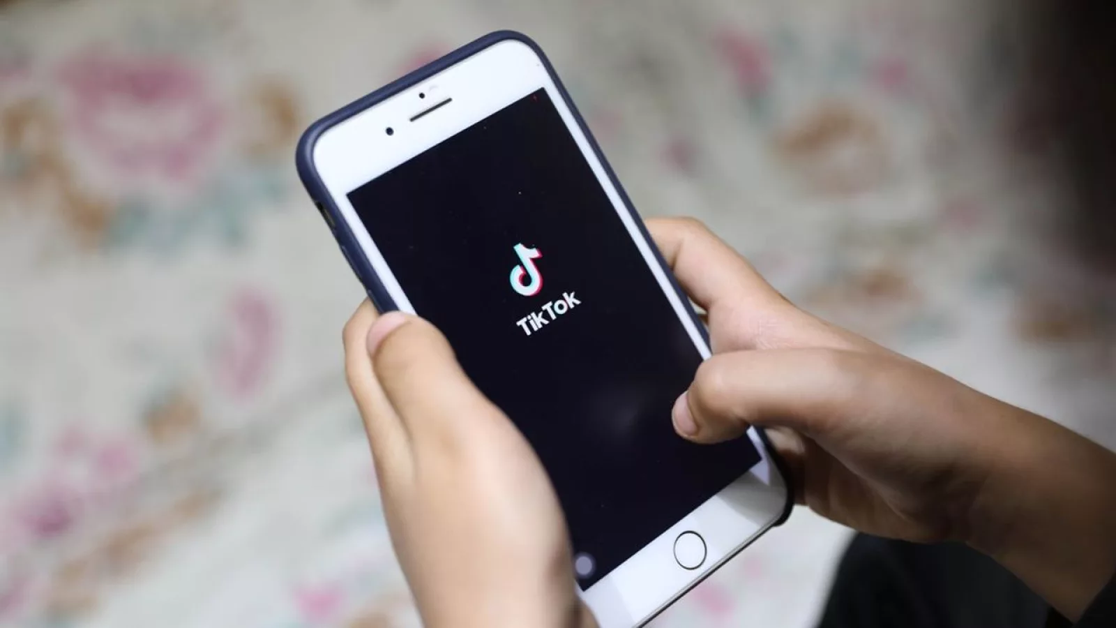 Sur TikTok, l’État veut répondre aux fausses promesses de guérison