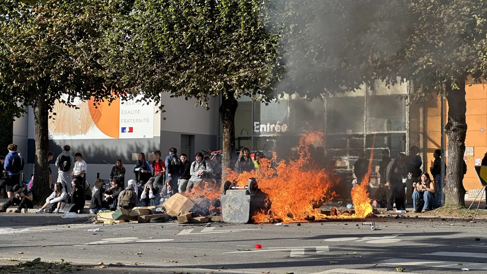 Du lycée à l’université, la contestation élargit son front