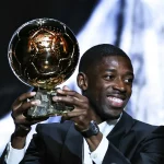 À 28 ans, l’attaquant du PSG a été sacré Ballon d’Or 2025, lundi soir à Paris. Longtemps miné par les blessures et le doute, Ousmane Dembélé a trouvé la constance et la lumière, jusqu’à devancer Lamine Yamal et Vitinha.
