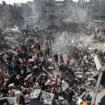 Israël a lancé une offensive terrestre majeure sur Gaza-ville, provoquant un exode massif de civils et une condamnation internationale face à une crise humanitaire sans précédent.