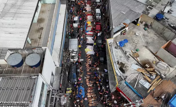 Des corps de victimes mortes lors de l’opération antidrogue tenue à Rio de Janeiro, au Brésil, le 29 octobre 2025. RICARDO MORAES/REUTERS