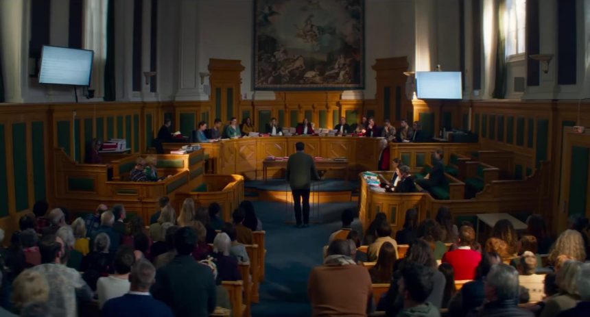 Les jurés d'assises sont aux côtés des magistrats professionnels.