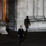 Emmanuel Macron plus isolé que jamais tente désespérément de sauver la fin de son quinquennat depuis l'Elysée