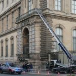 Pour rentrer dans le Louvre, les cambrioleurs ont utilisé une nacelle.